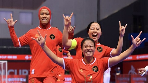 Thắng giòn giã, Indonesia giành vé vào tứ kết châu lục, chủ nhà  World Cup bị loại 